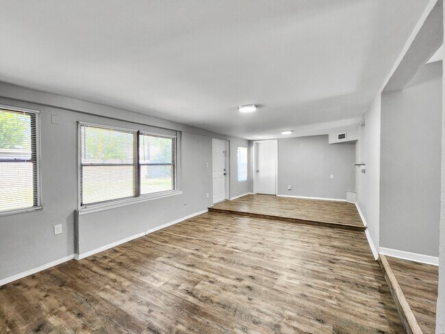 Foto del edificio - 2120 Catalina Dr