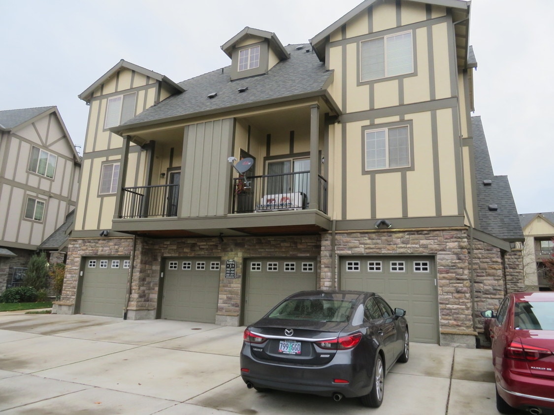 Primary Photo - Condo at Arbor Pass