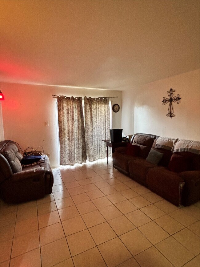 Building Photo - 8417 Hearth Dr