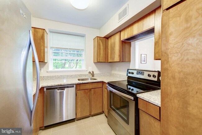 Foto del edificio - 3951 Langley Ct NW