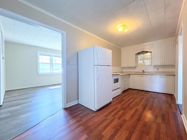 Building Photo - 514 Eshelman St