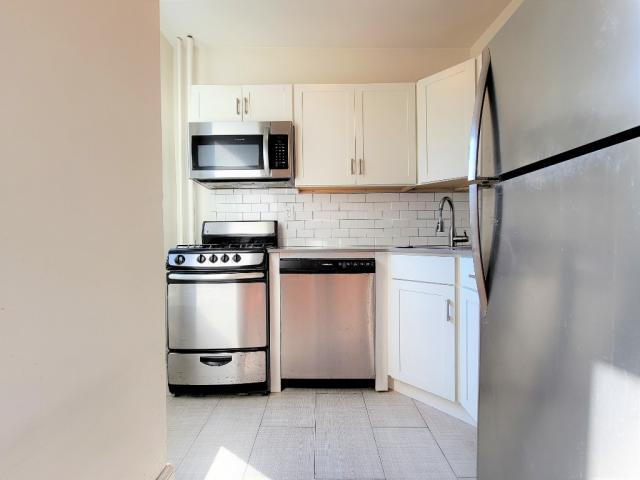 Foto principal - 1 bedroom in ASTORIA NY 11106