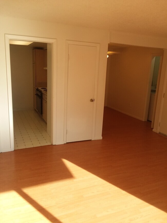 Foto del edificio - 12172 Huron St
