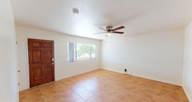 Foto del edificio - For Rent