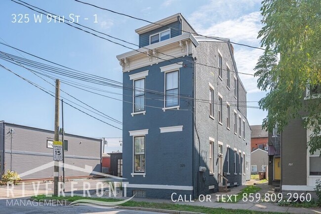 Foto del edificio - 325 W 9th St