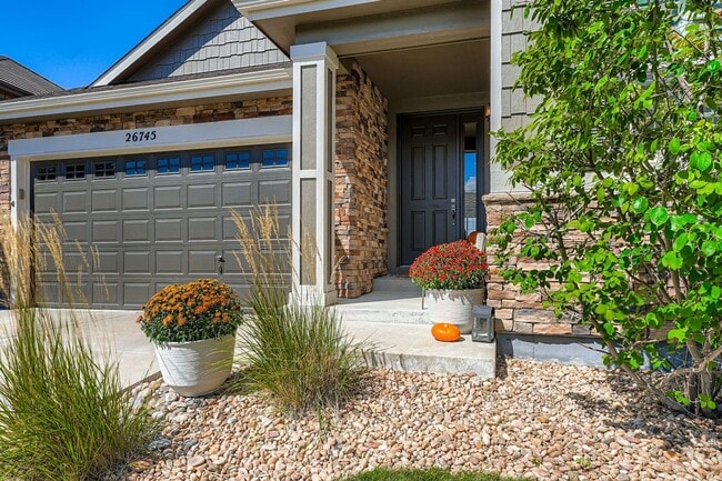 Building Photo - 26745 E Canyon Ave