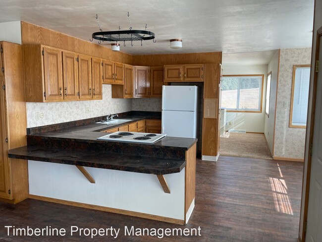 Building Photo - 3 br, 1.5 bath House - 7555 Wildridge Road