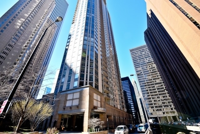 Building Photo - 222 N Columbus Dr