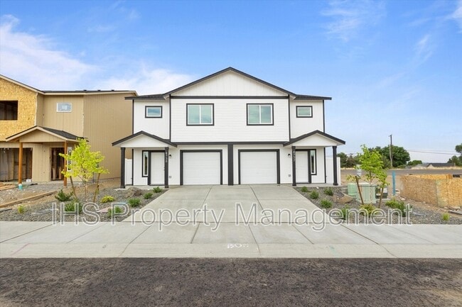 Building Photo - 4732 W Quinault Dr