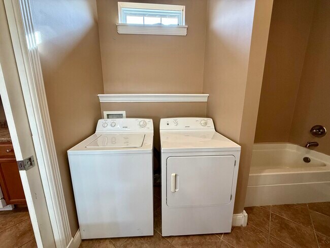 Foto del edificio - 98 Melrose Dr