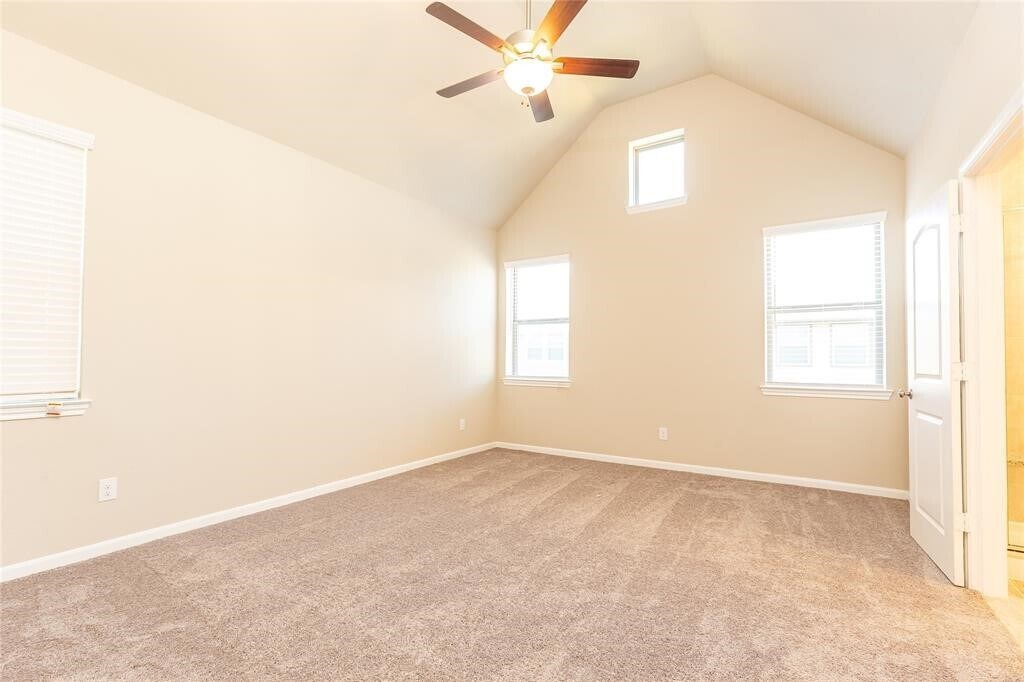 Foto del edificio - 5546 Sallow Bay Ln