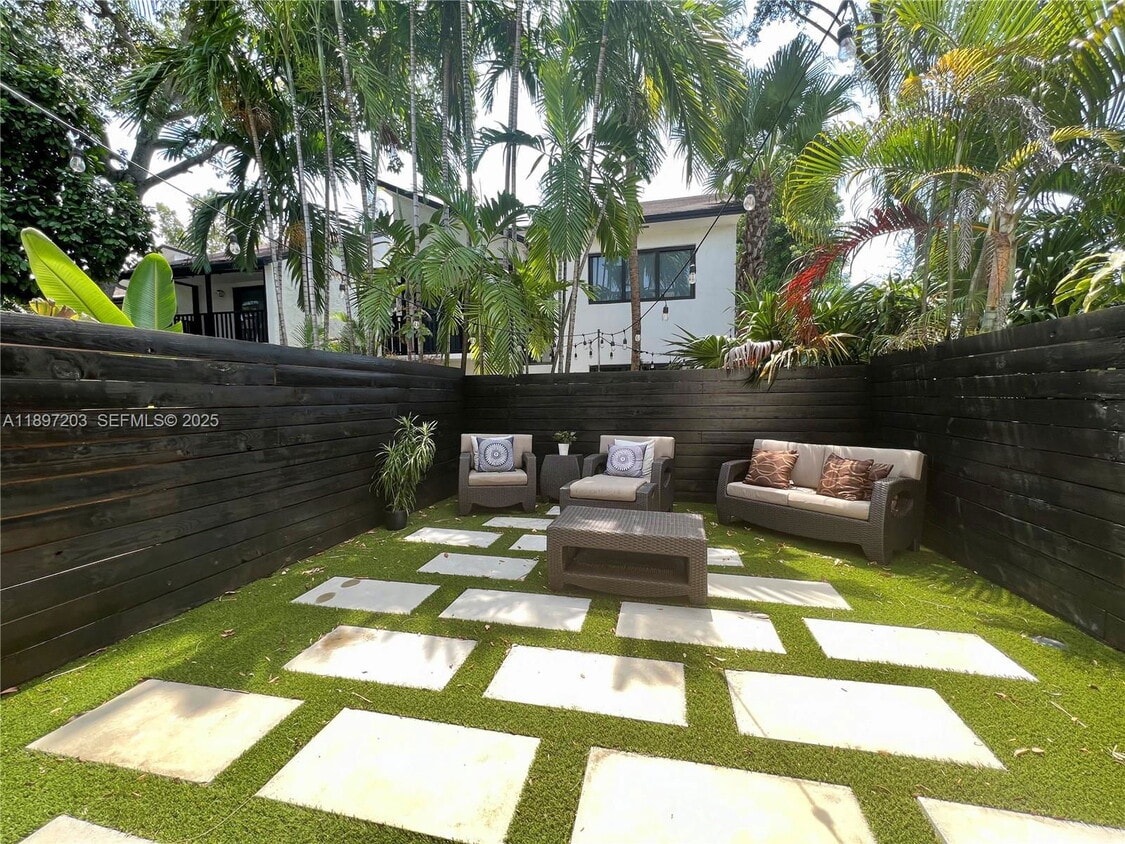 Photo - 3220 West Trade Avenue, Miami, FL 33133 - 2 BR 2.5 BA townhouse