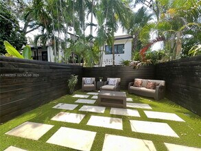 Building Photo - 3220 W Trade Ave