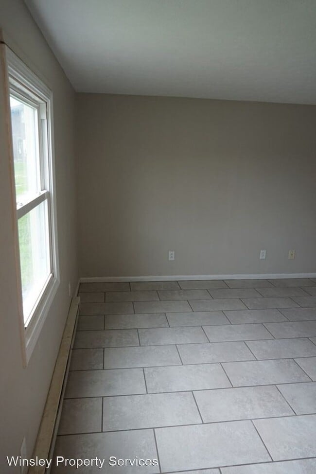 Building Photo - 210 Patricia Dr