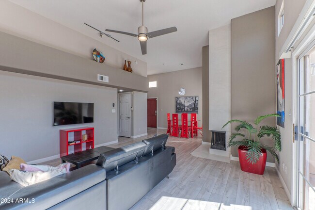 Foto del edificio - 11333 N 92nd St