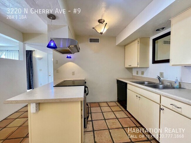 Foto del edificio - 3220 N Cherry Ave