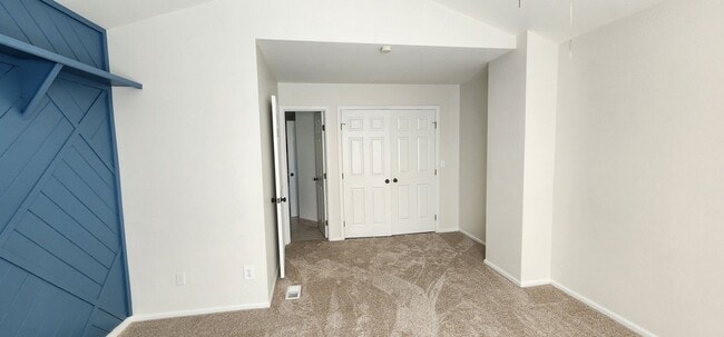 Building Photo - 3 Bedroom Townhome in Denver