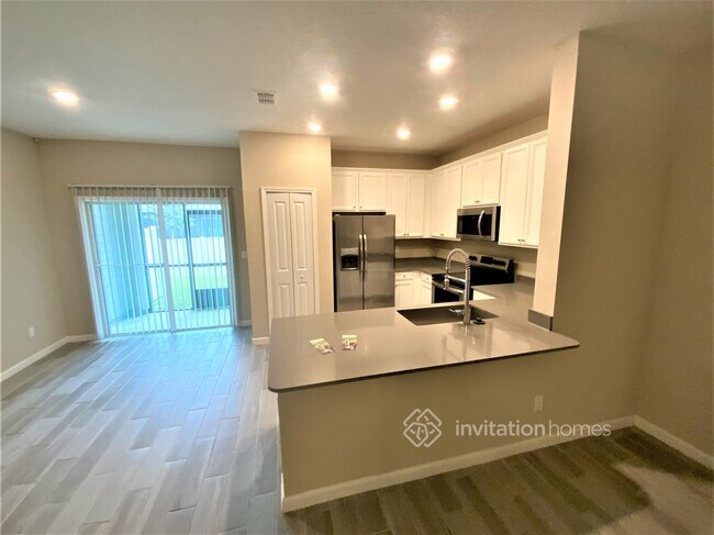 Foto del edificio - 1330 Grassland Ave
