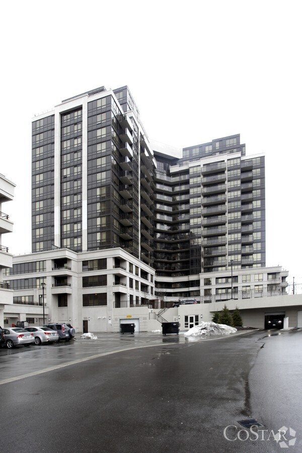 Building Photo - M3 Metropolis