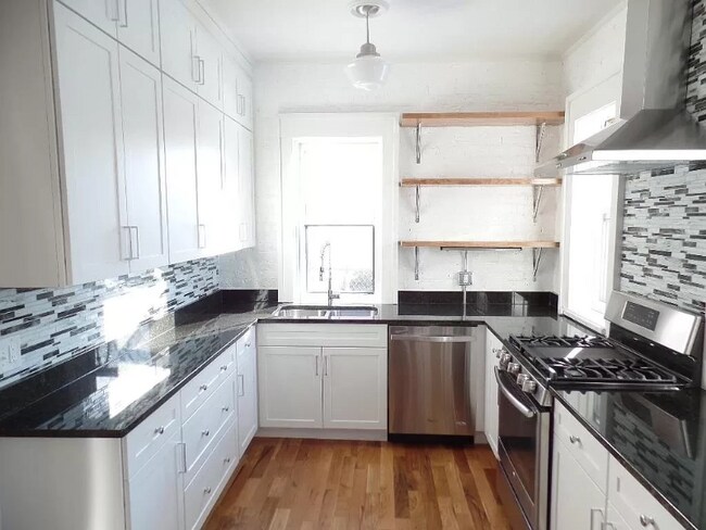 Foto del edificio - 1900 Columbus Ave.