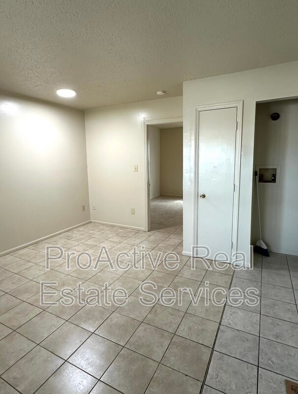 Building Photo - 951 Bellmore Ave