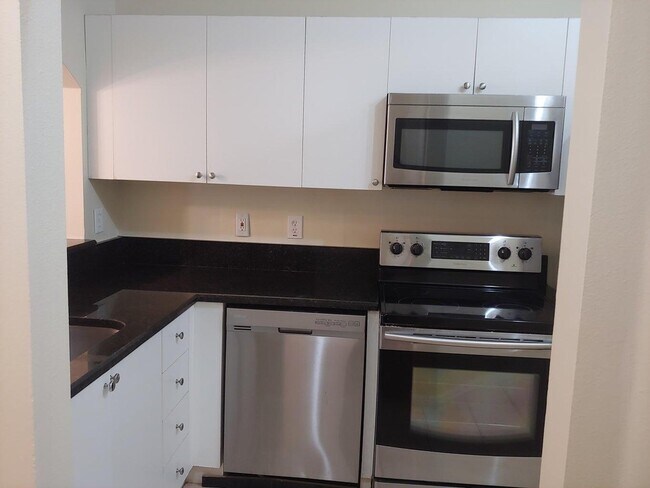 Building Photo - 3760 N Jog Rd