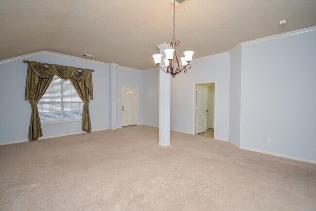 Building Photo - 3807 Belmont Turn