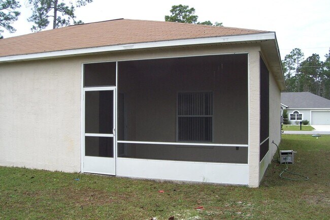 Foto del edificio - Newly renovated 3 bed, 2 bath home located minutes from Palm Coast dining, shopping, and the beach
