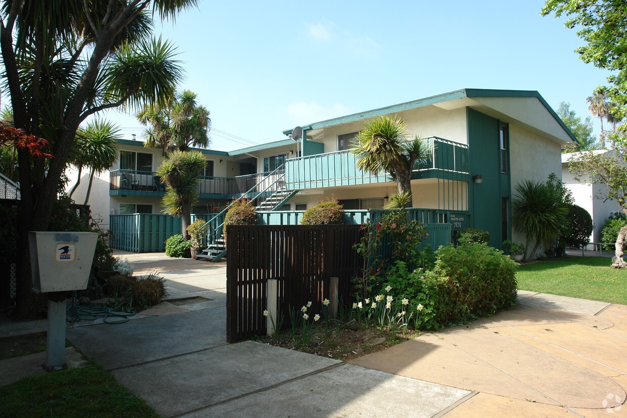 Building Photo - 3036 Van Sansul Ave
