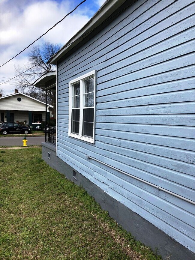 Building Photo - Birmingham / Ensley    35218
