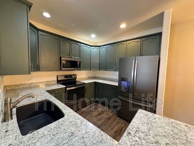 Building Photo - 9557 W San Juan Cir