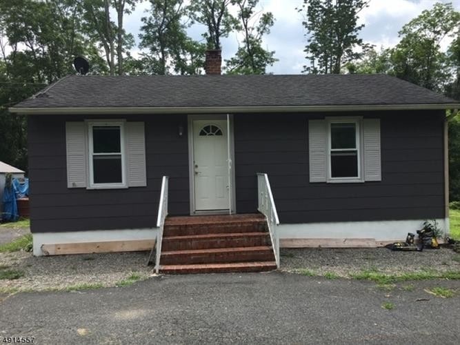 Primary Photo - 8 Ironia Rd