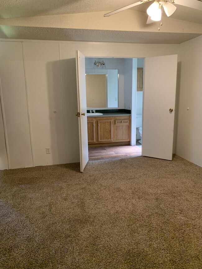 600 Davis Cir, Big Sandy, TX 75755 House for Rent in Big Sandy, TX