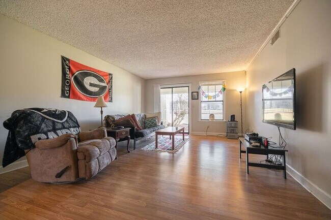 Foto del edificio - 290 Appleby Dr