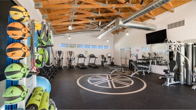 Foto del edificio - 4-bed 2-bath home in Alamo Ranch with Comm...