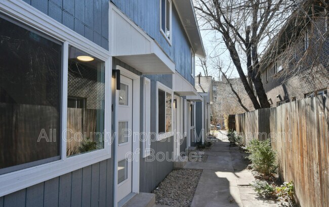 Building Photo - 2211 Spruce St