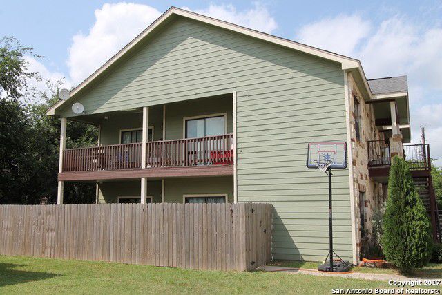 Building Photo - 910 Pine St