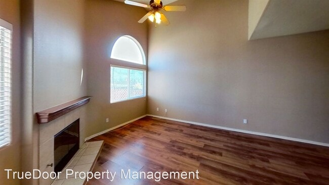 Building Photo - 3 br, 2.5 bath House - 1555 Orange Ave. Un...