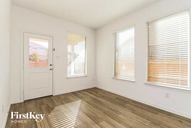 Building Photo - 9912 Diamondhead Dr