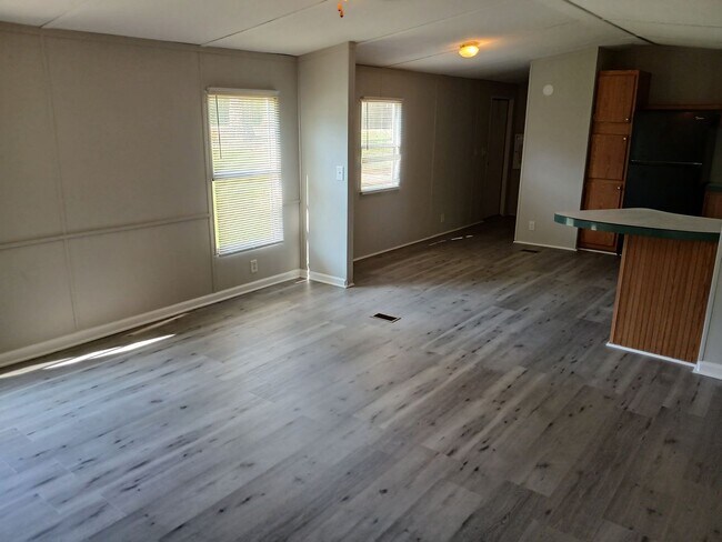 Foto del edificio - Trailer Park Lot Available