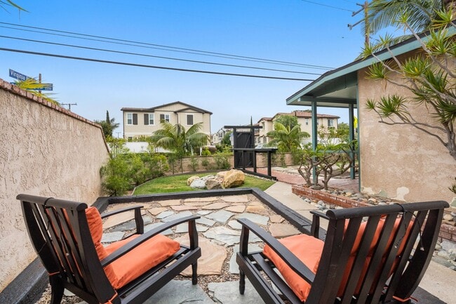 Building Photo - Charming 3-Bedroom in Desirable Eastside C...