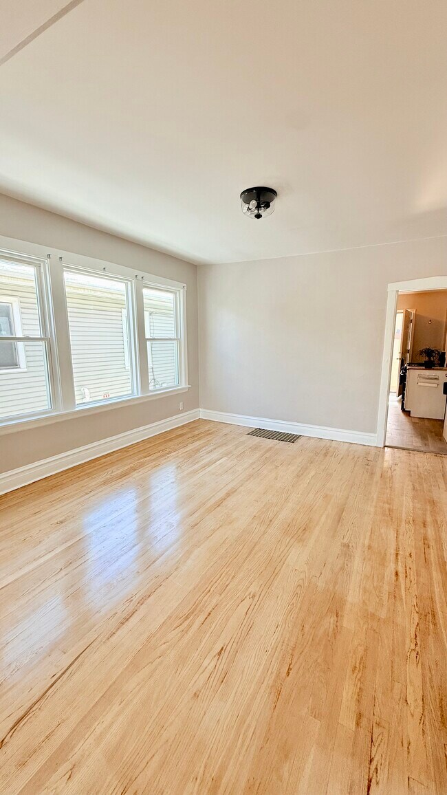 Foto del edificio - 4849 W Eddy St