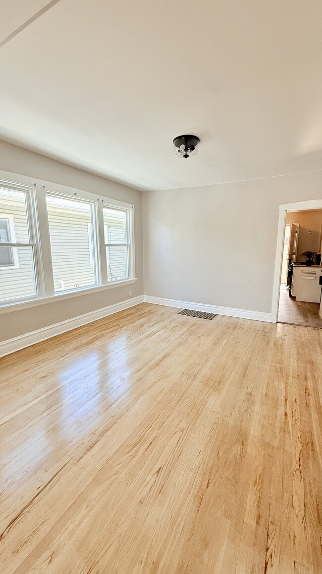 Building Photo - 4849 W Eddy St