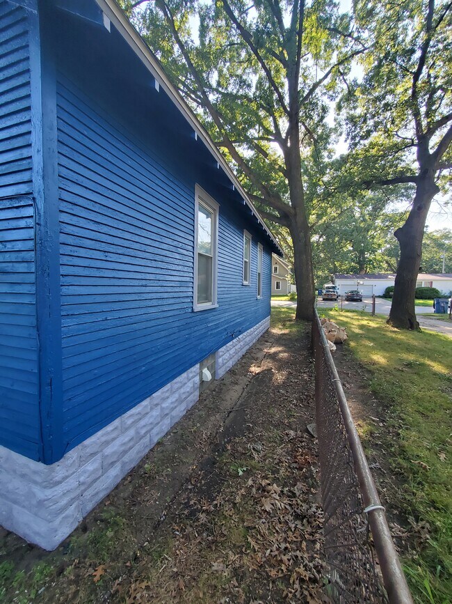 Foto del edificio - 2642 Riordan St