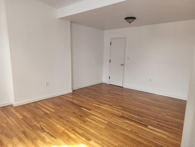 Building Photo - 24 Academy St