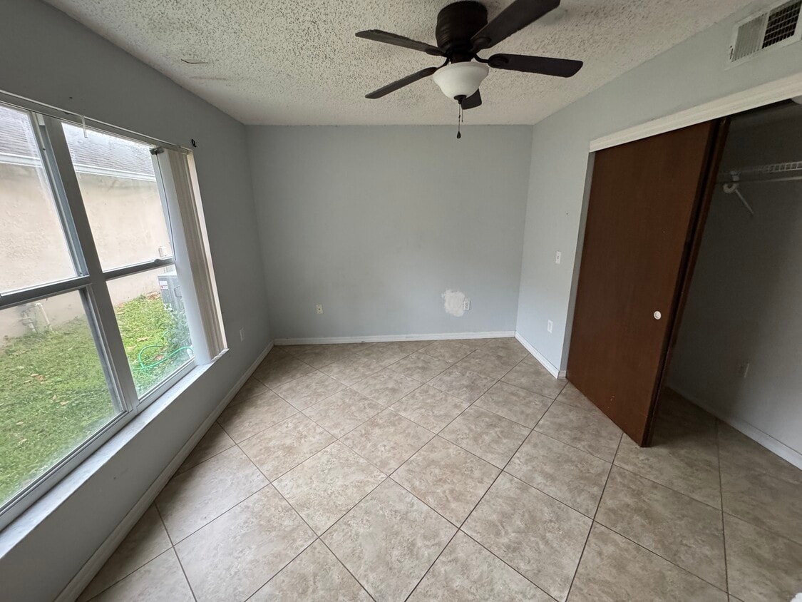 Foto del edificio - 4047 Stonefield Dr