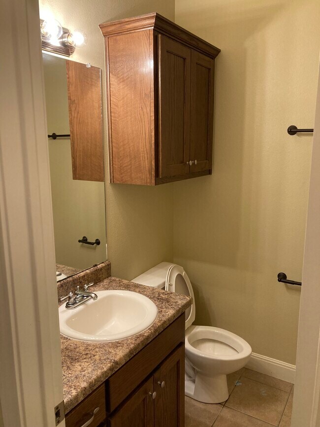 Master bathroom - 930 Rockdale Rd
