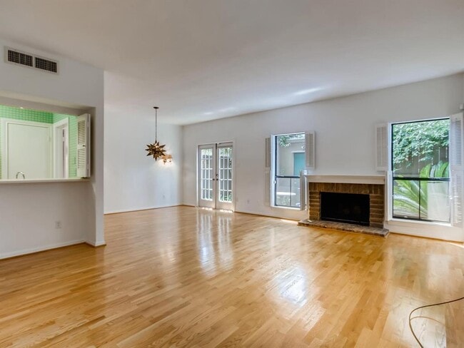 Building Photo - 701 Bering Dr