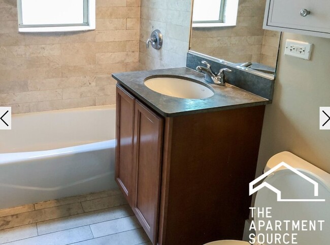 Photo - 1849 W Cornelia Ave Apartment