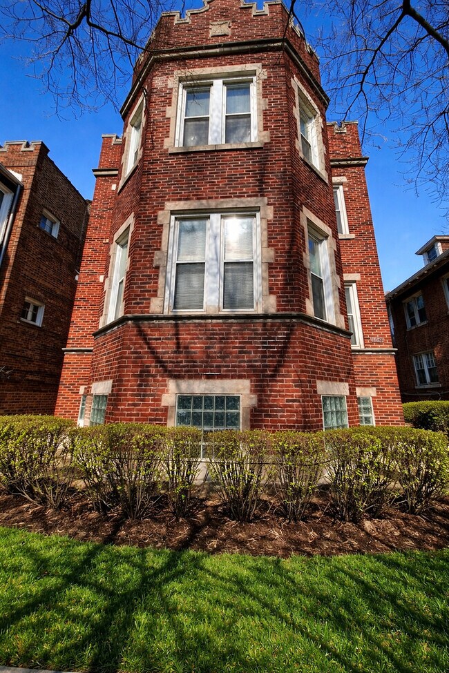 Foto del edificio - 1740 W Garfield Blvd